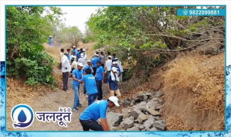 newspaper-media-kishore-shitole-Jaldoot-NGO-drinking-water-and-sanitation-Water-problems-ngo-working-for-rural-development-in-maharashtra